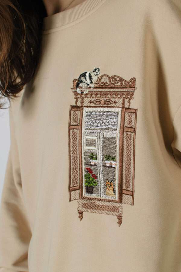 Світшот жаночы «Коткі ў акенцы»